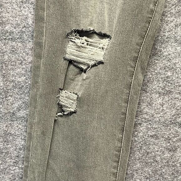 NWT INC International Concepts Denim Jeans Womens Gray Size 6/28 Ripped Straight - Picture 13 of 16